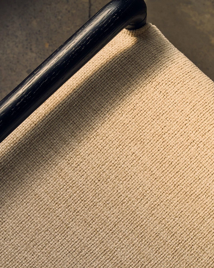 Скамейка Macaret со съемным чехлом из массива дуба с черной отделкой 120 см - фото 4