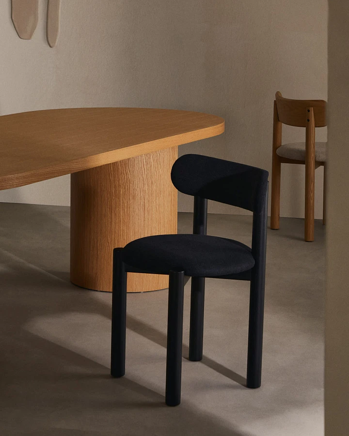 Стул Nebai из черной синели с каркасом из массива дуба и черной отделкой FSC MIX Credit - фото 3