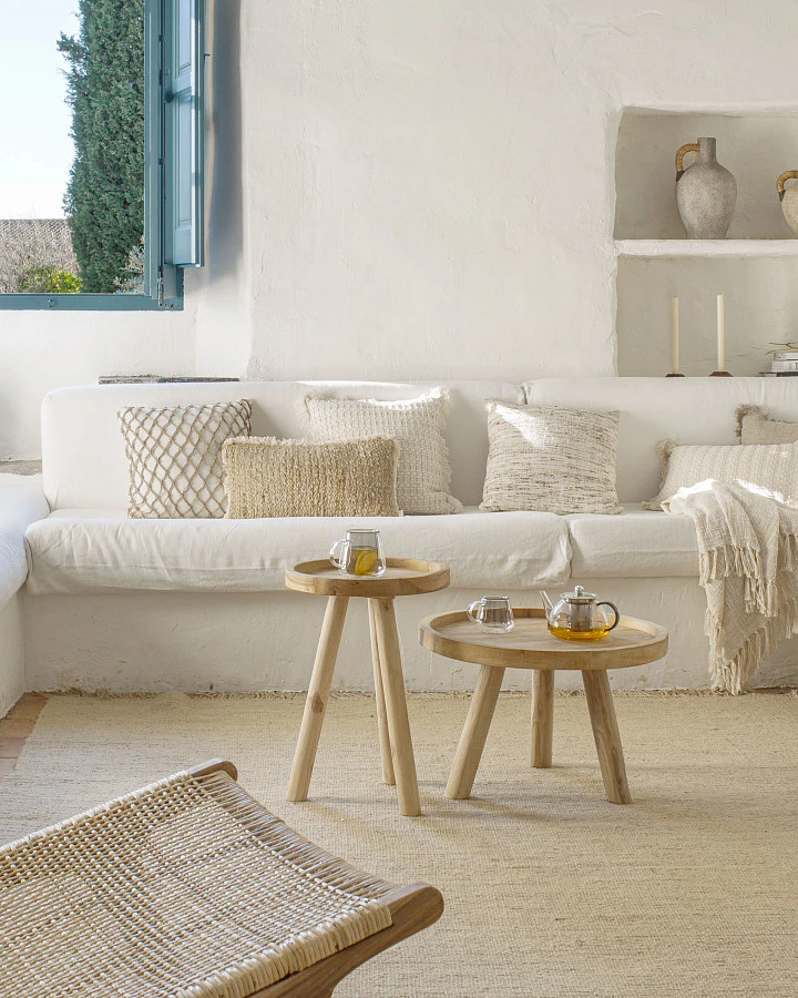 Кофейный столик Glenda из массива тика Ø 55 см - фото 3