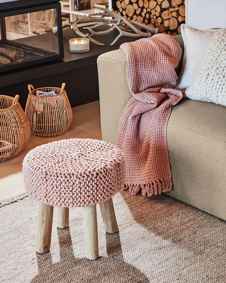 Подставка для ног Beneda розовая шерсть Ø40см - фото 2